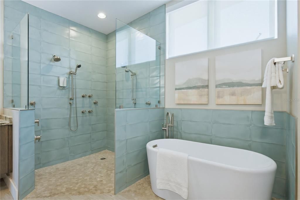 For Sale: $2,575,000 (4 beds, 4 baths, 5460 Square Feet)