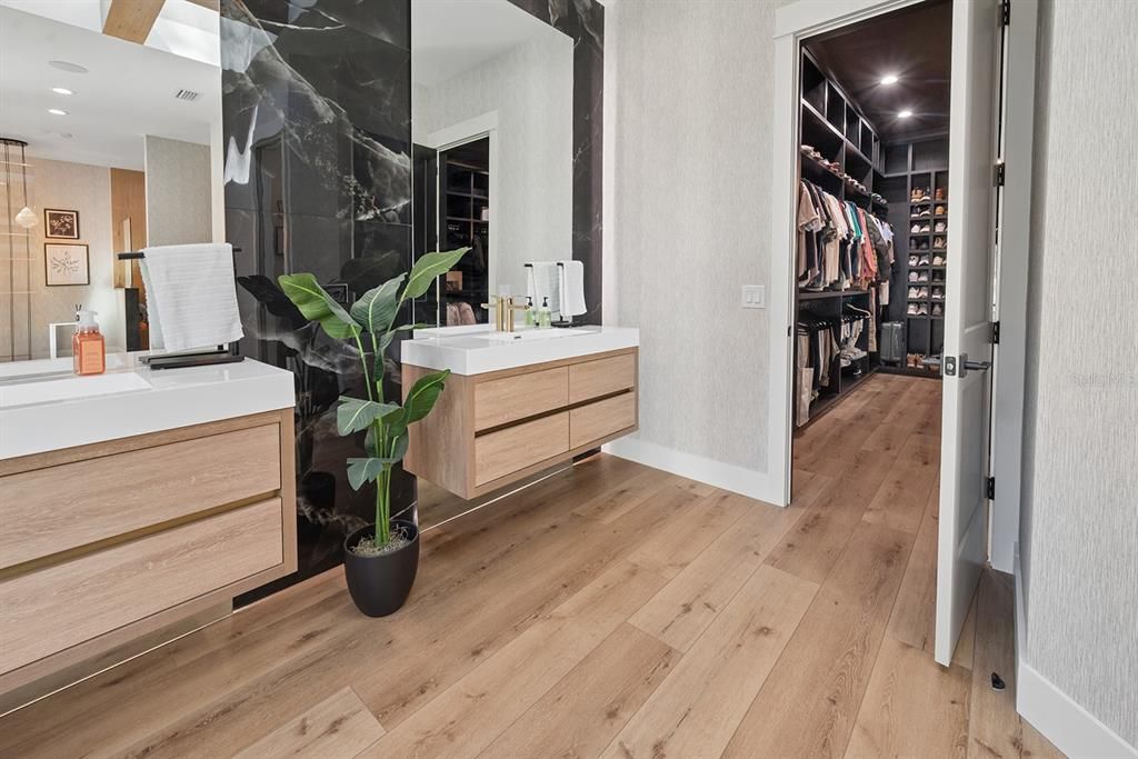 For Sale: $1,035,000 (4 beds, 3 baths, 3117 Square Feet)