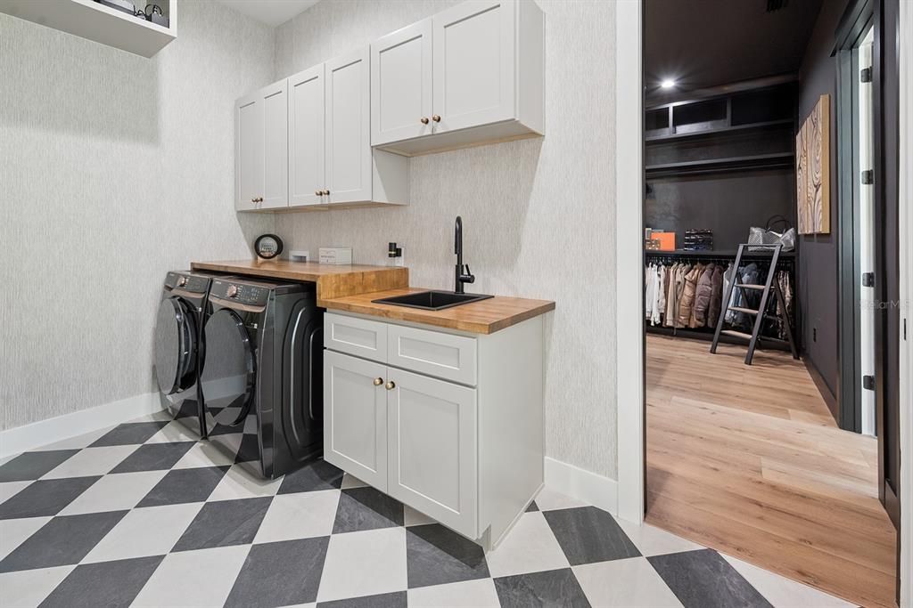 For Sale: $1,035,000 (4 beds, 3 baths, 3117 Square Feet)