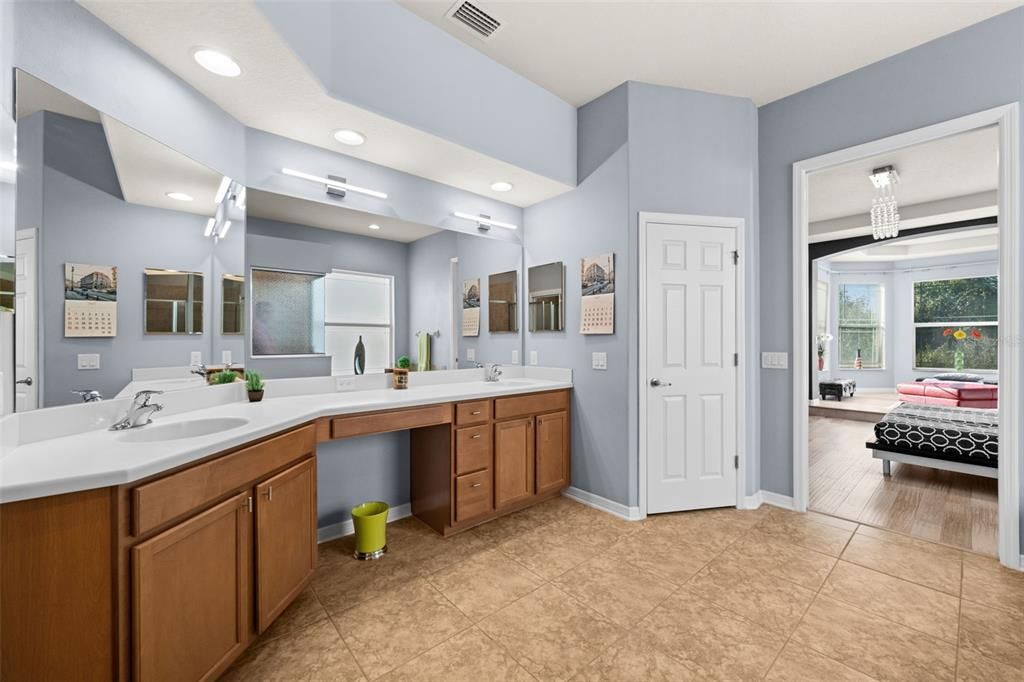 For Sale: $930,000 (4 beds, 3 baths, 3394 Square Feet)