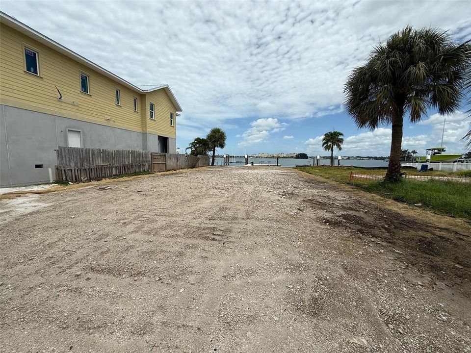 En Venta: $720,000 (0.15 acres)