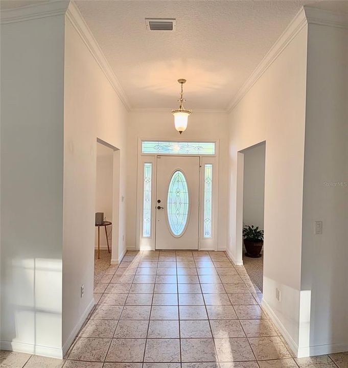 En Venta: $569,900 (3 camas, 3 baños, 2361 Pies cuadrados)