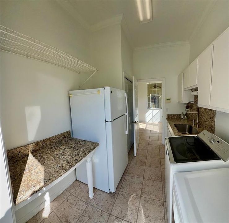 En Venta: $569,900 (3 camas, 3 baños, 2361 Pies cuadrados)