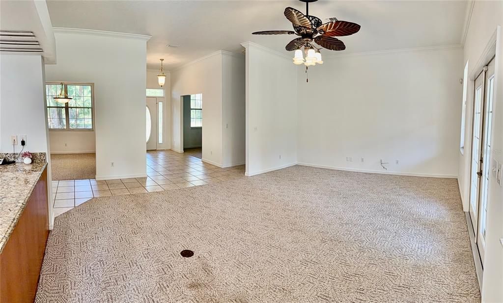 En Venta: $569,900 (3 camas, 3 baños, 2361 Pies cuadrados)