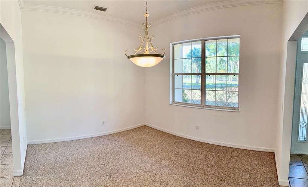 En Venta: $569,900 (3 camas, 3 baños, 2361 Pies cuadrados)