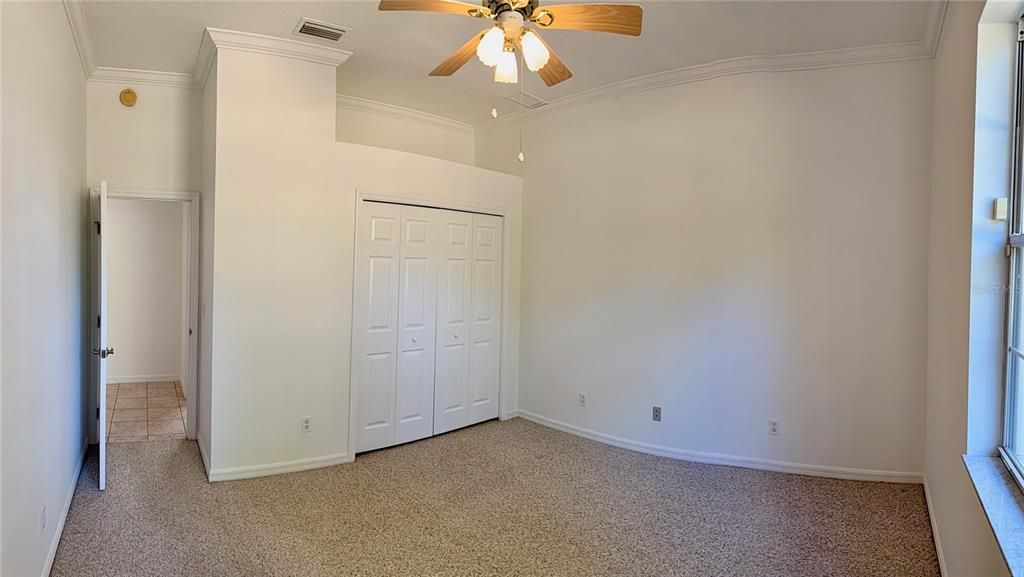 En Venta: $569,900 (3 camas, 3 baños, 2361 Pies cuadrados)