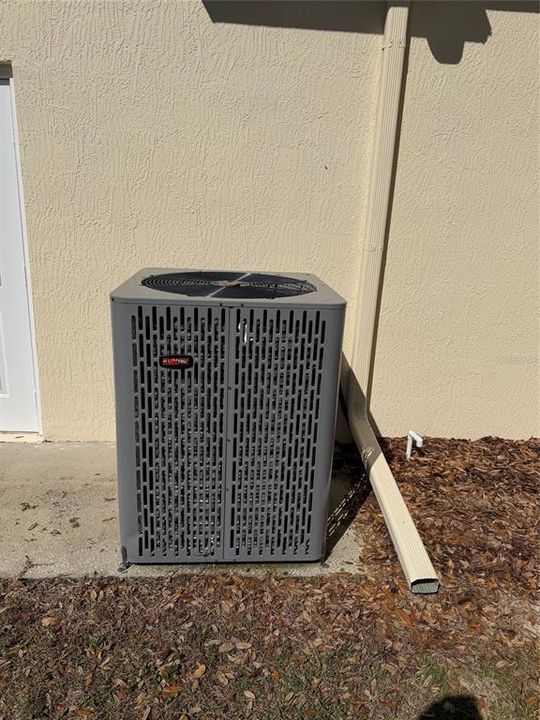 En Venta: $569,900 (3 camas, 3 baños, 2361 Pies cuadrados)