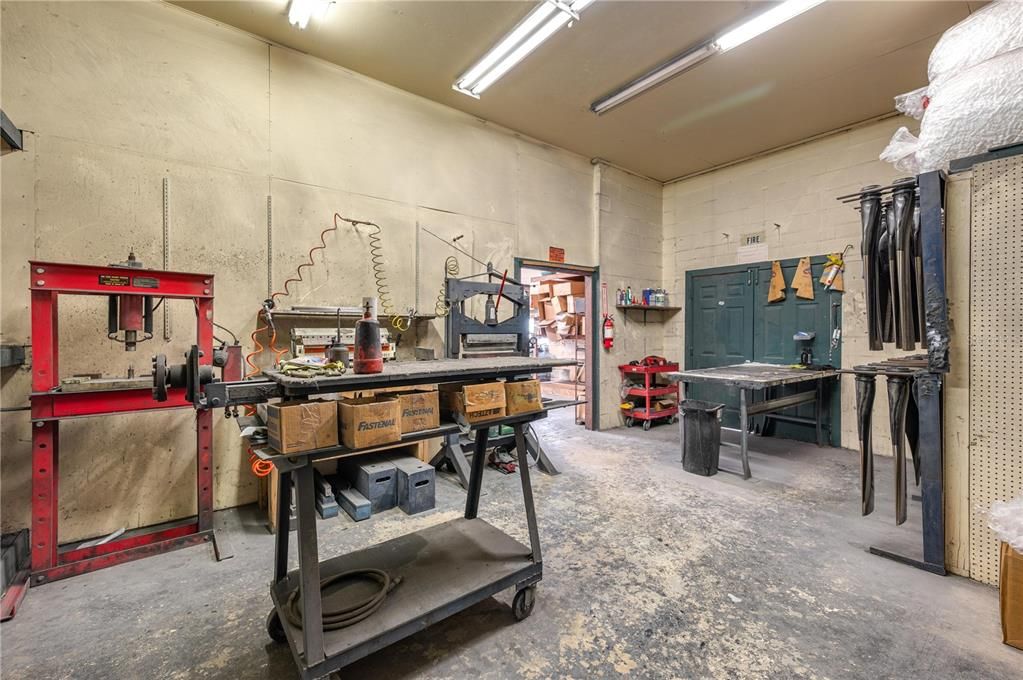 待售: $740,000 (0 贝兹, 0 浴室, 6063 平方英尺)