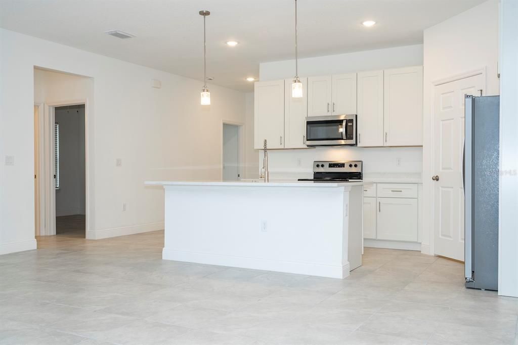 Active With Contract: $279,899 (4 beds, 2 baths, 1696 Square Feet)