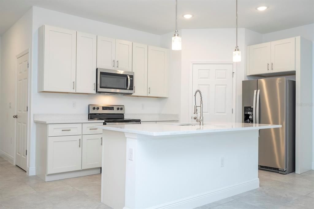 Active With Contract: $279,899 (4 beds, 2 baths, 1696 Square Feet)