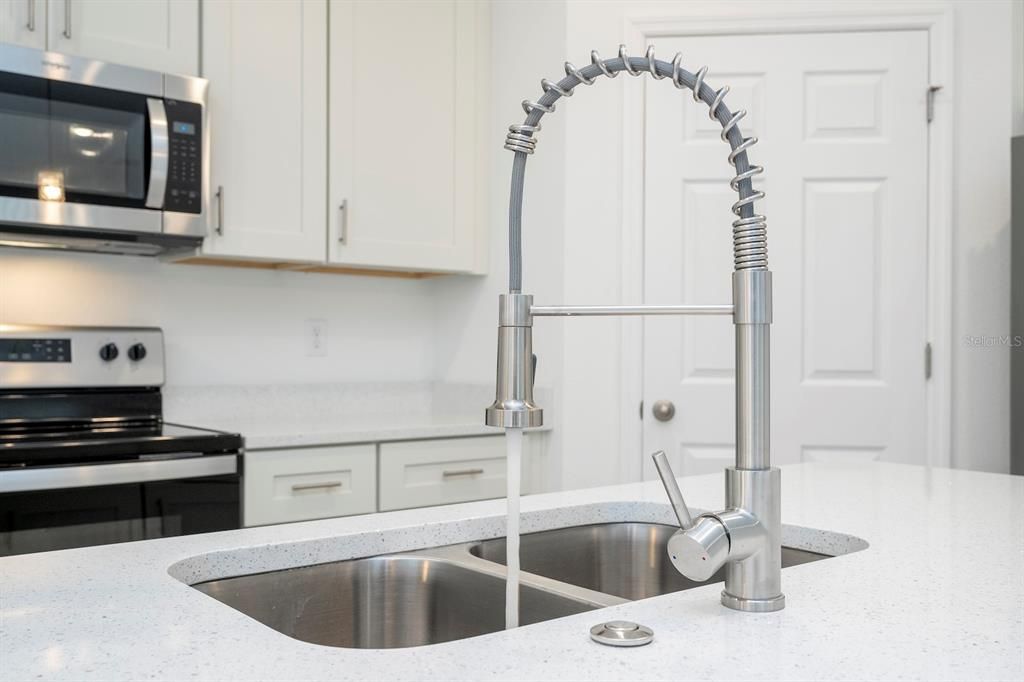 Active With Contract: $279,899 (4 beds, 2 baths, 1696 Square Feet)