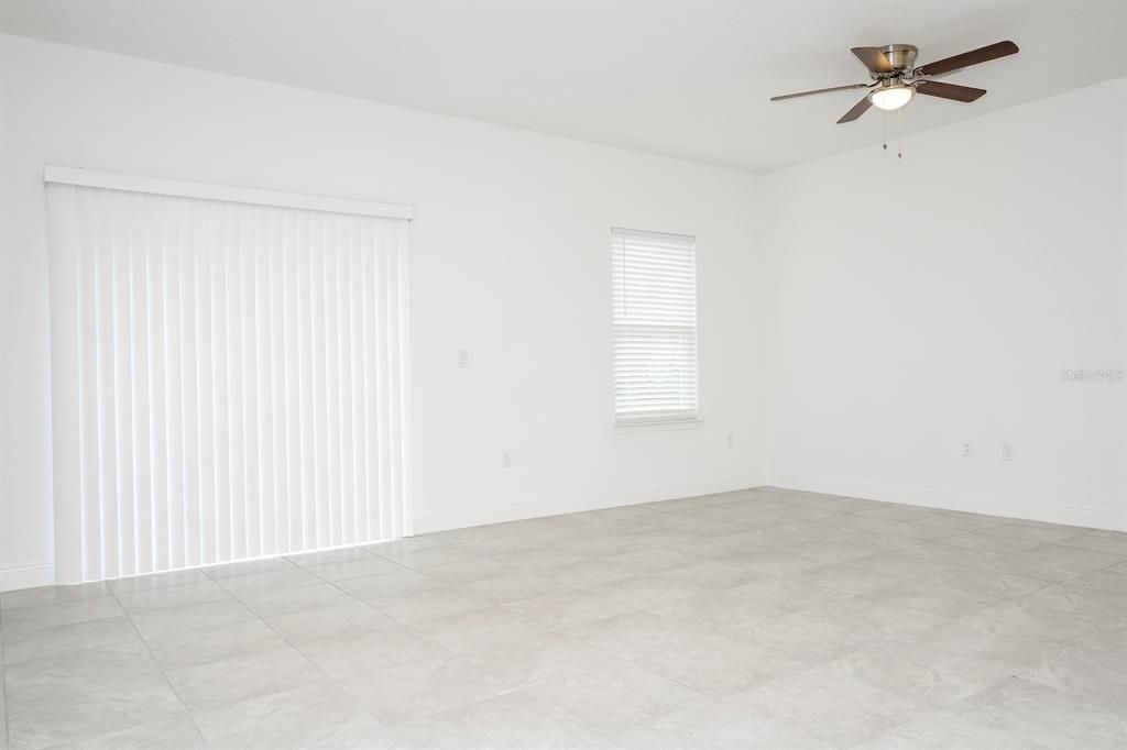 Active With Contract: $279,899 (4 beds, 2 baths, 1696 Square Feet)