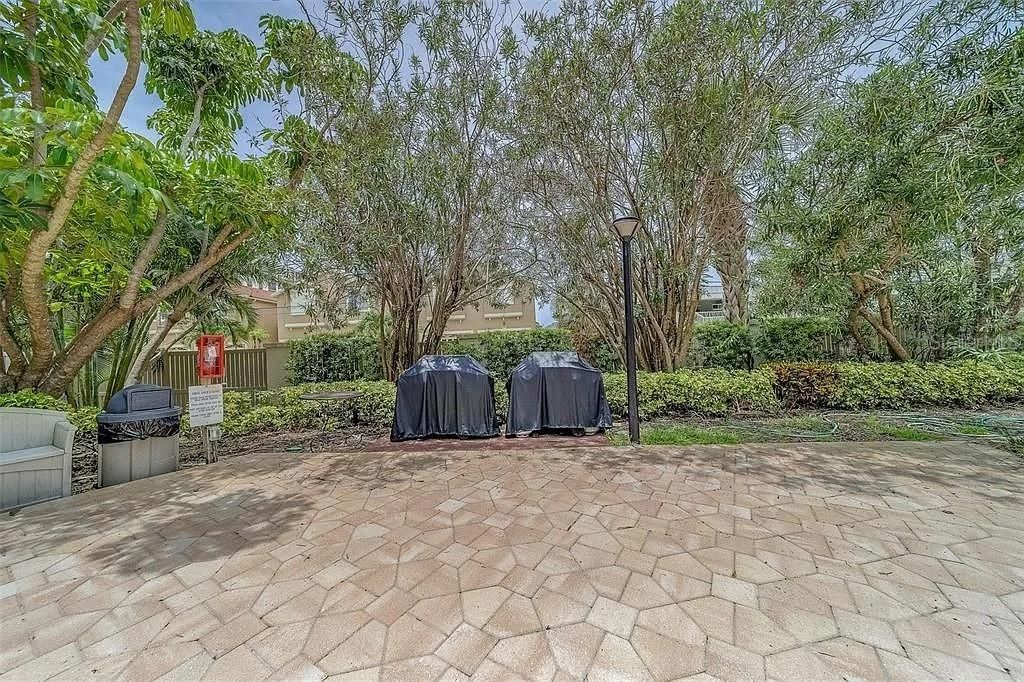 En Venta: $549,000 (2 camas, 2 baños, 1240 Pies cuadrados)
