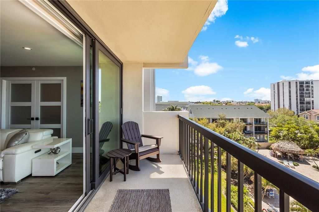 En Venta: $549,000 (2 camas, 2 baños, 1240 Pies cuadrados)