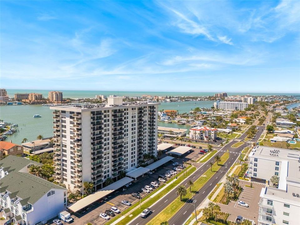 En Venta: $549,000 (2 camas, 2 baños, 1240 Pies cuadrados)