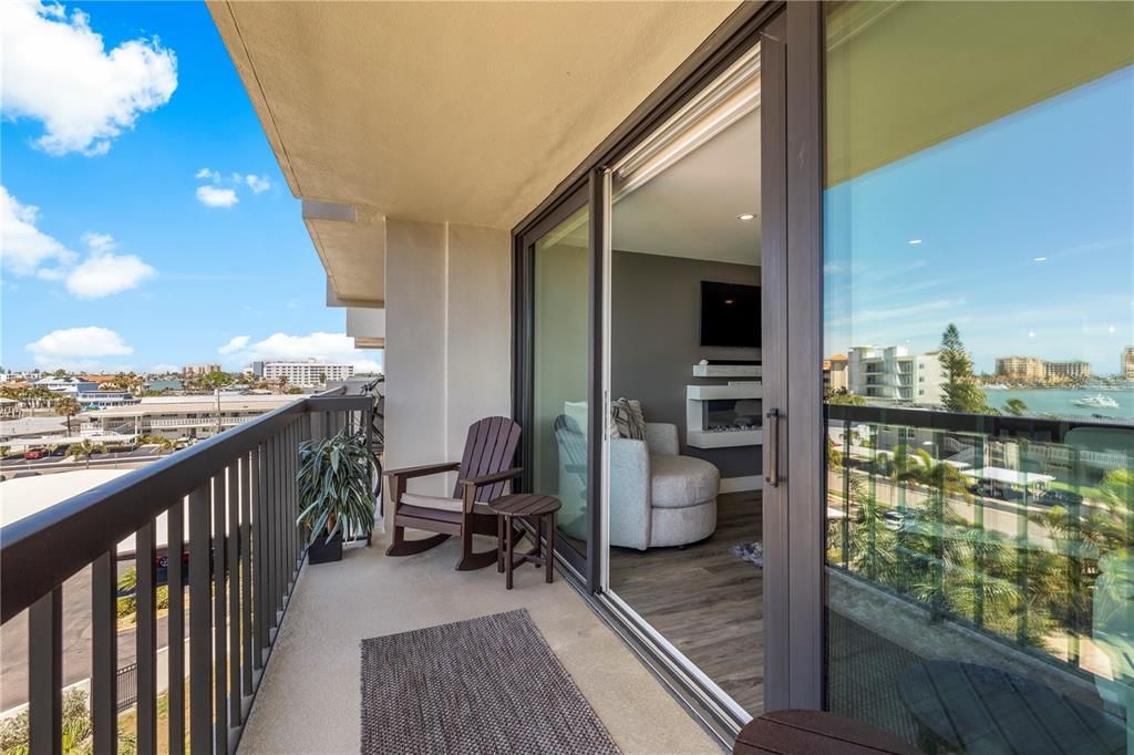 En Venta: $549,000 (2 camas, 2 baños, 1240 Pies cuadrados)