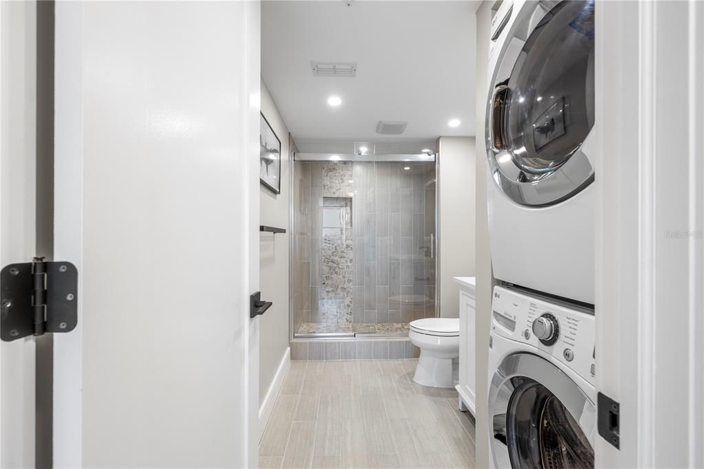 En Venta: $549,000 (2 camas, 2 baños, 1240 Pies cuadrados)