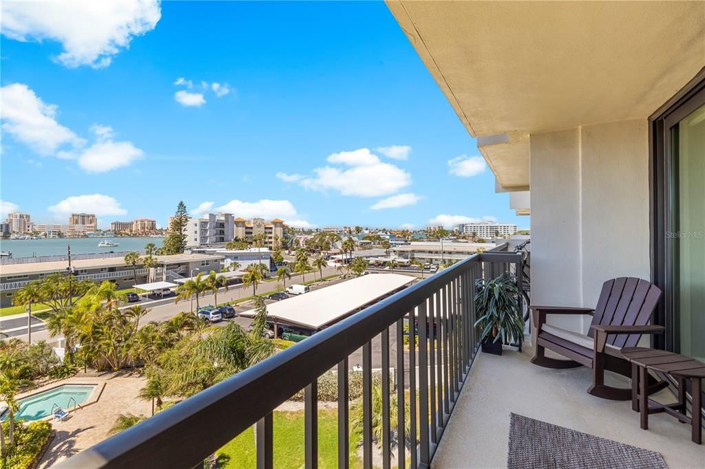 En Venta: $549,000 (2 camas, 2 baños, 1240 Pies cuadrados)
