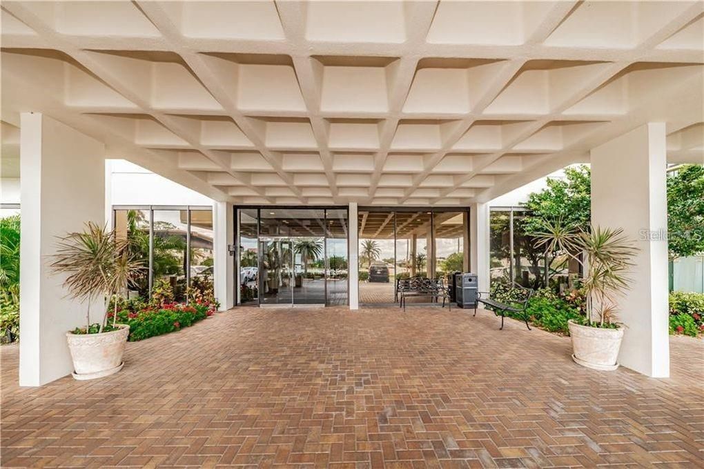 En Venta: $549,000 (2 camas, 2 baños, 1240 Pies cuadrados)
