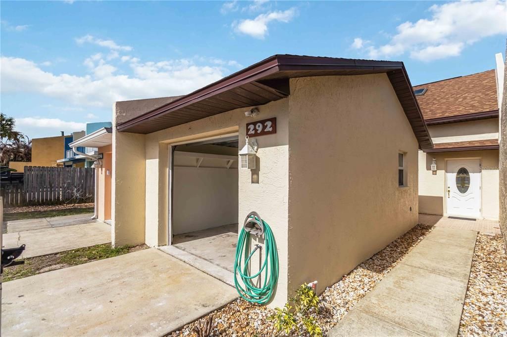 For Sale: $439,000 (2 beds, 2 baths, 1292 Square Feet)