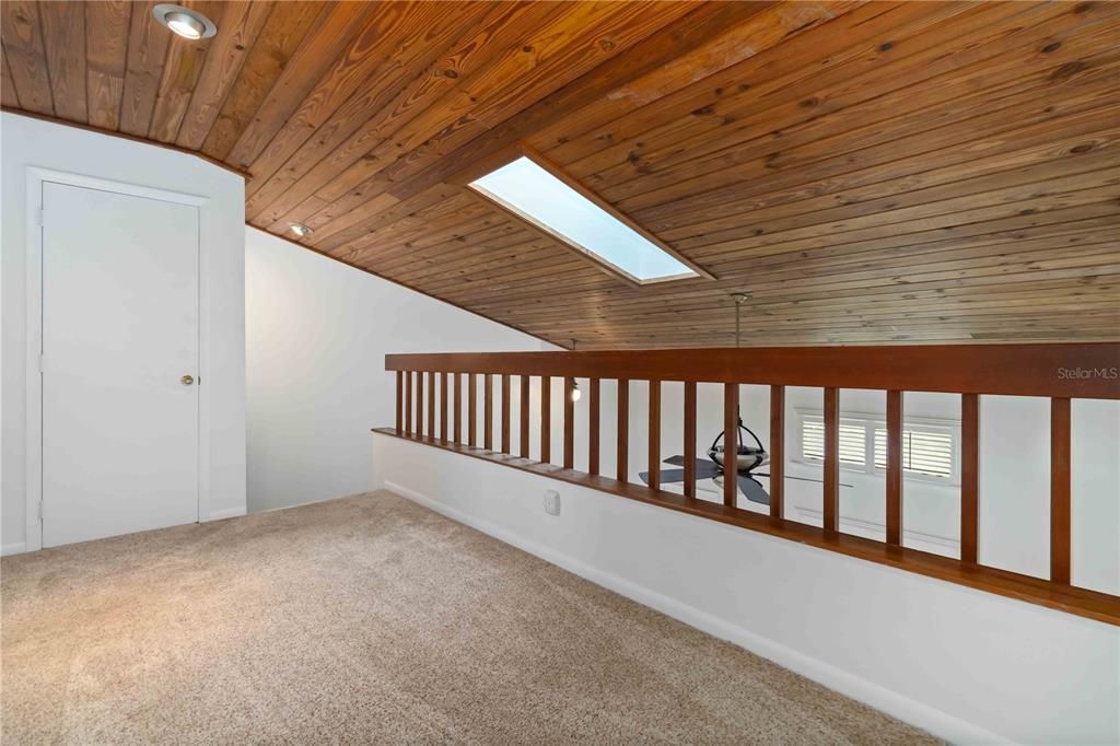 For Sale: $439,000 (2 beds, 2 baths, 1292 Square Feet)