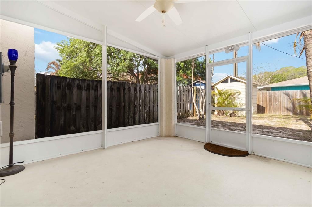 For Sale: $439,000 (2 beds, 2 baths, 1292 Square Feet)
