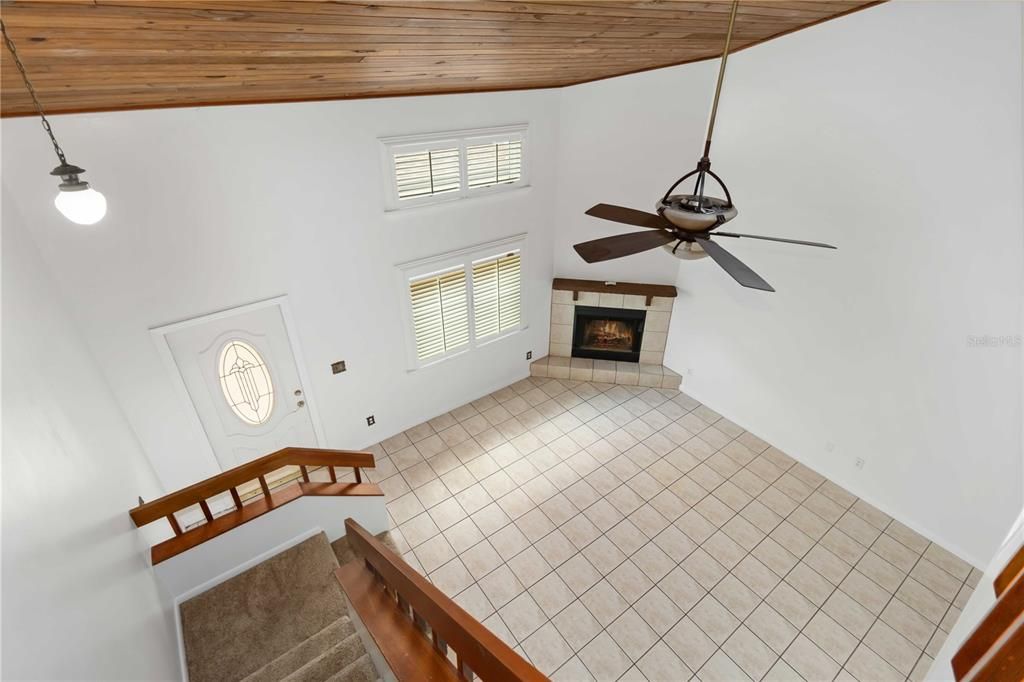 For Sale: $439,000 (2 beds, 2 baths, 1292 Square Feet)