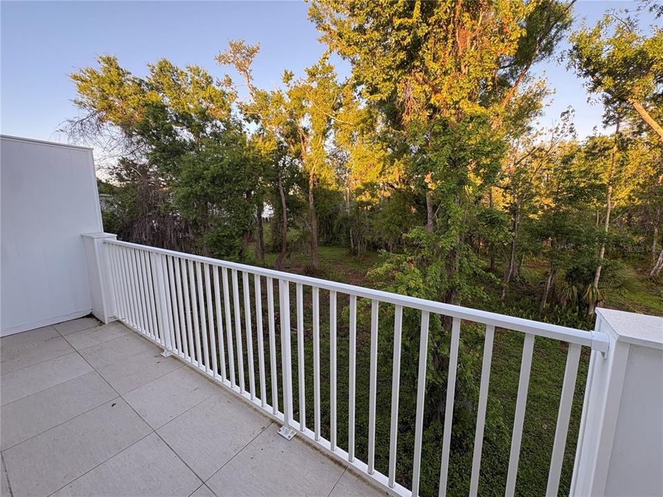 Activo con contrato: $189,900 (2 camas, 2 baños, 1100 Pies cuadrados)