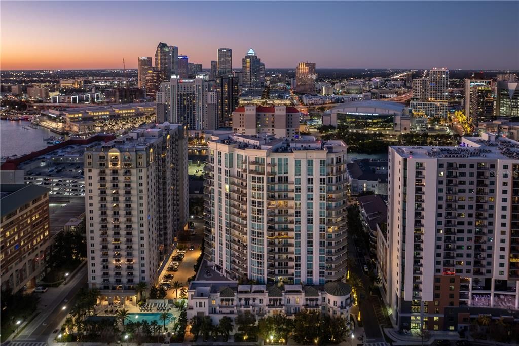 For Rent: $20,000 (4 beds, 5 baths, 4816 Square Feet)