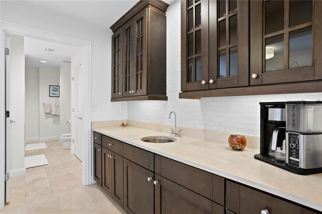 For Rent: $20,000 (4 beds, 5 baths, 4816 Square Feet)