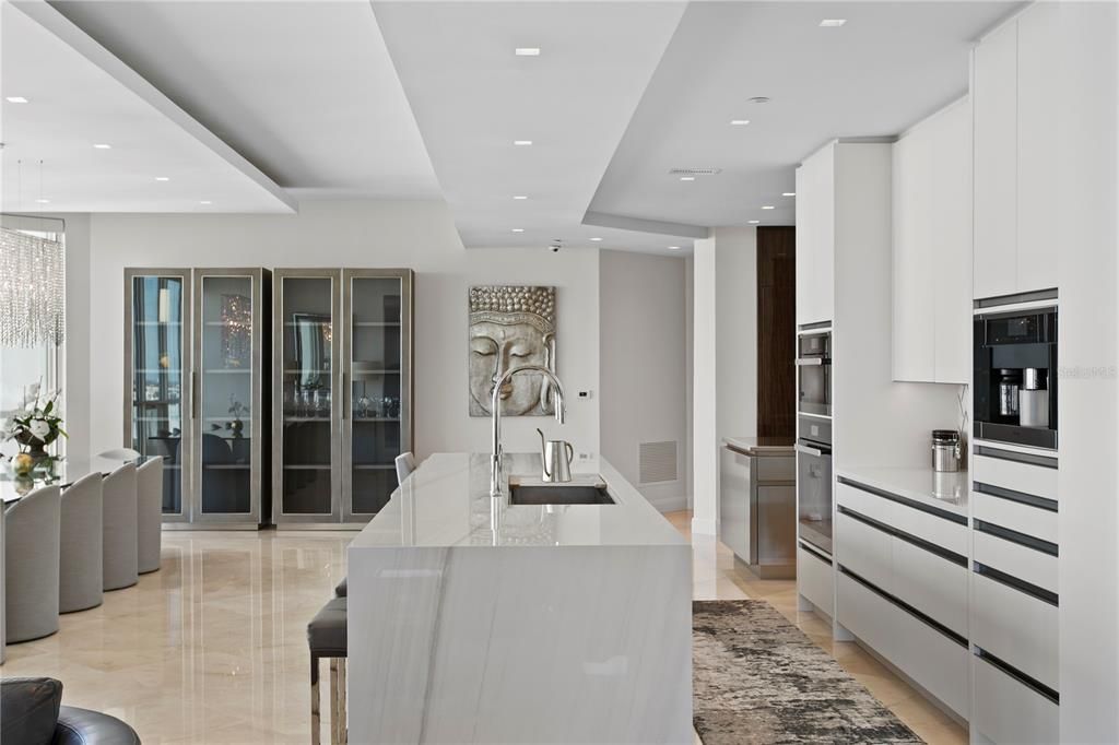 For Rent: $20,000 (4 beds, 5 baths, 4816 Square Feet)