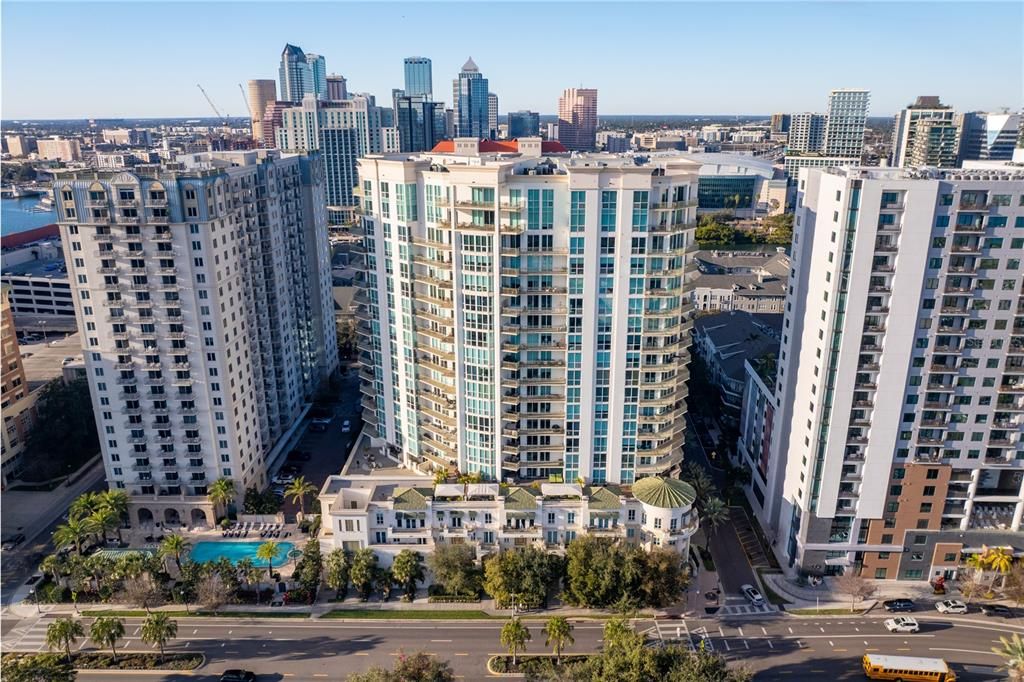 For Rent: $20,000 (4 beds, 5 baths, 4816 Square Feet)