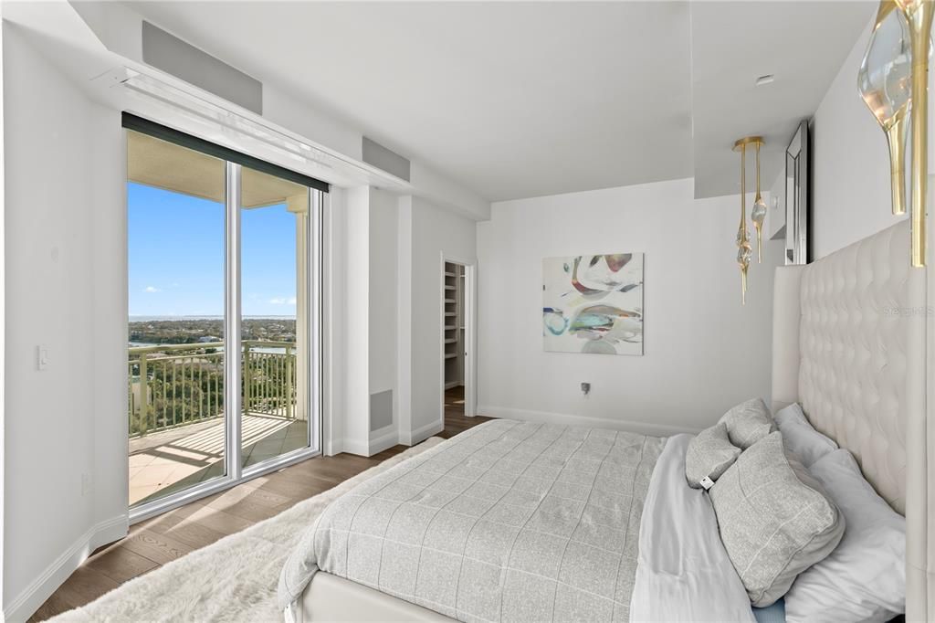 For Rent: $20,000 (4 beds, 5 baths, 4816 Square Feet)