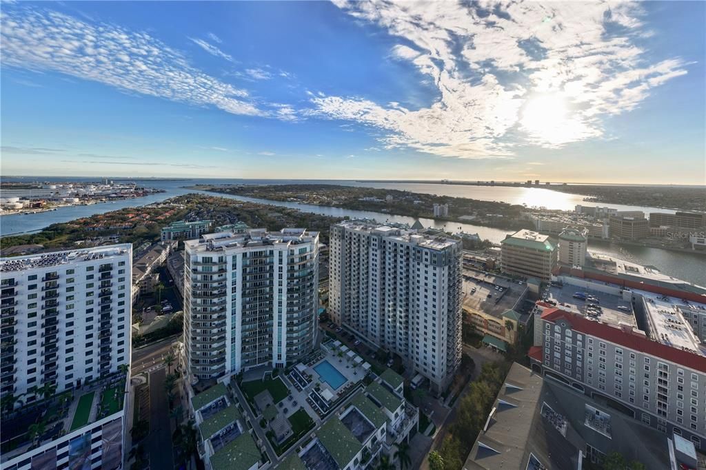 For Rent: $20,000 (4 beds, 5 baths, 4816 Square Feet)
