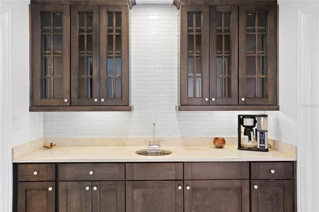 For Rent: $20,000 (4 beds, 5 baths, 4816 Square Feet)