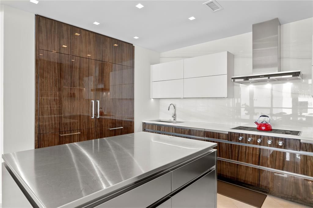 For Rent: $20,000 (4 beds, 5 baths, 4816 Square Feet)