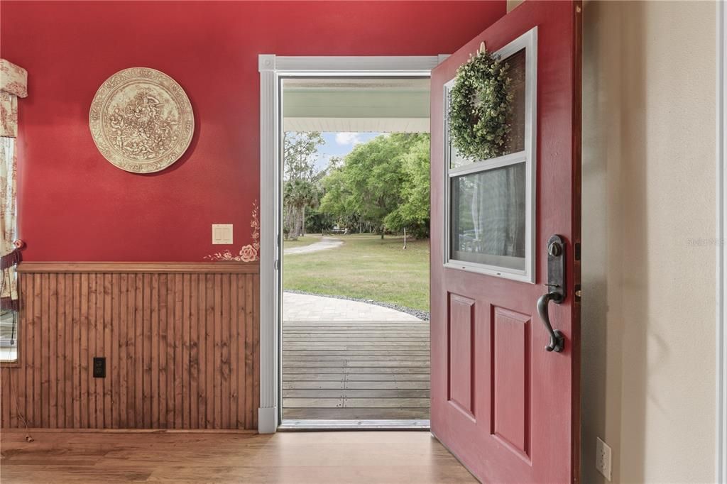 Activo con contrato: $899,900 (4 camas, 2 baños, 2801 Pies cuadrados)