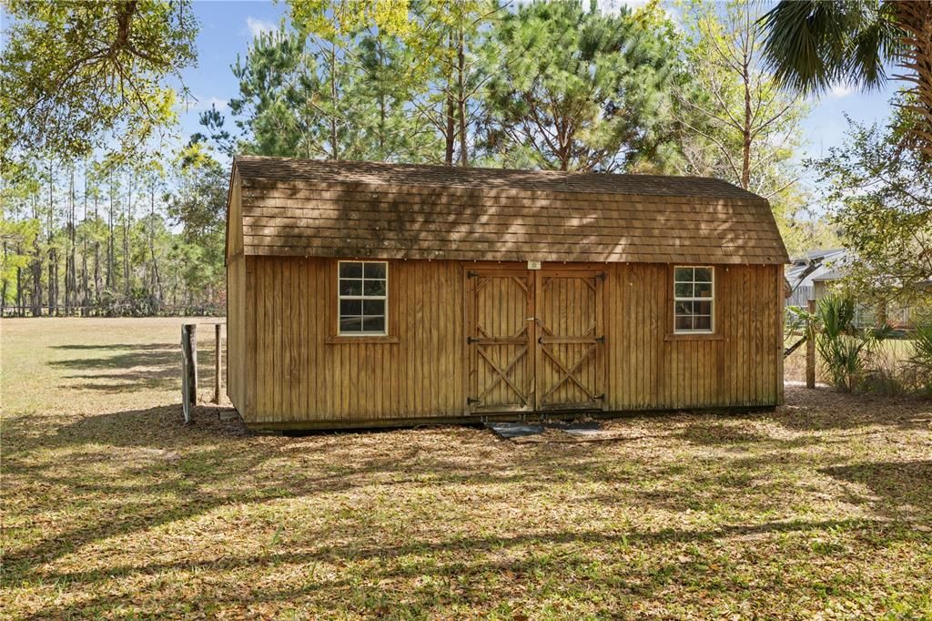 Activo con contrato: $899,900 (4 camas, 2 baños, 2801 Pies cuadrados)