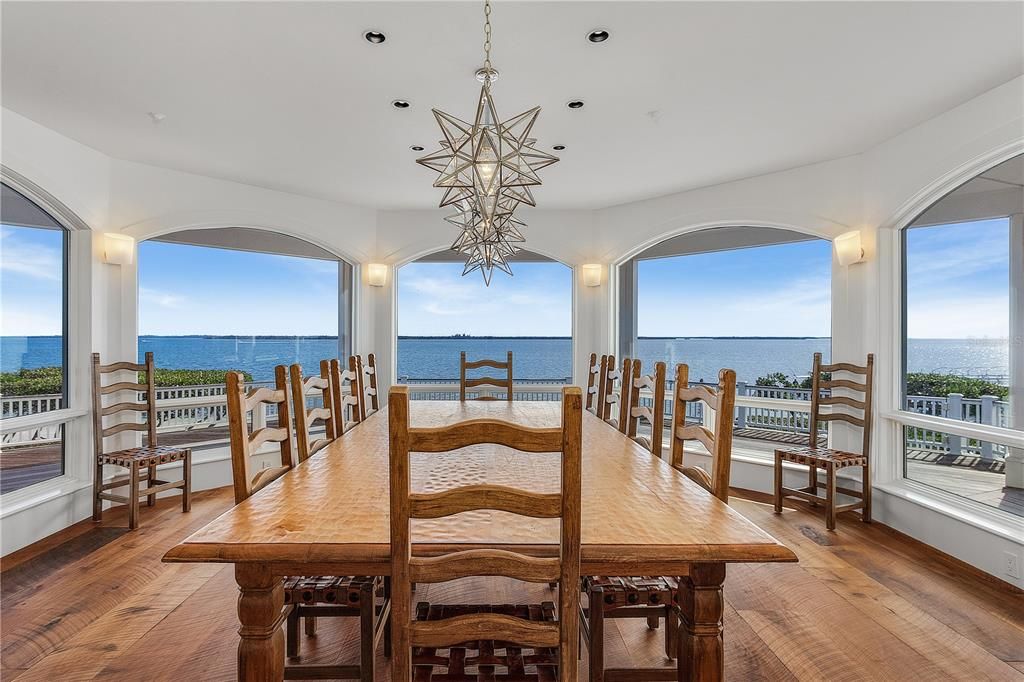 For Sale: $6,400,000 (5 beds, 5 baths, 6878 Square Feet)