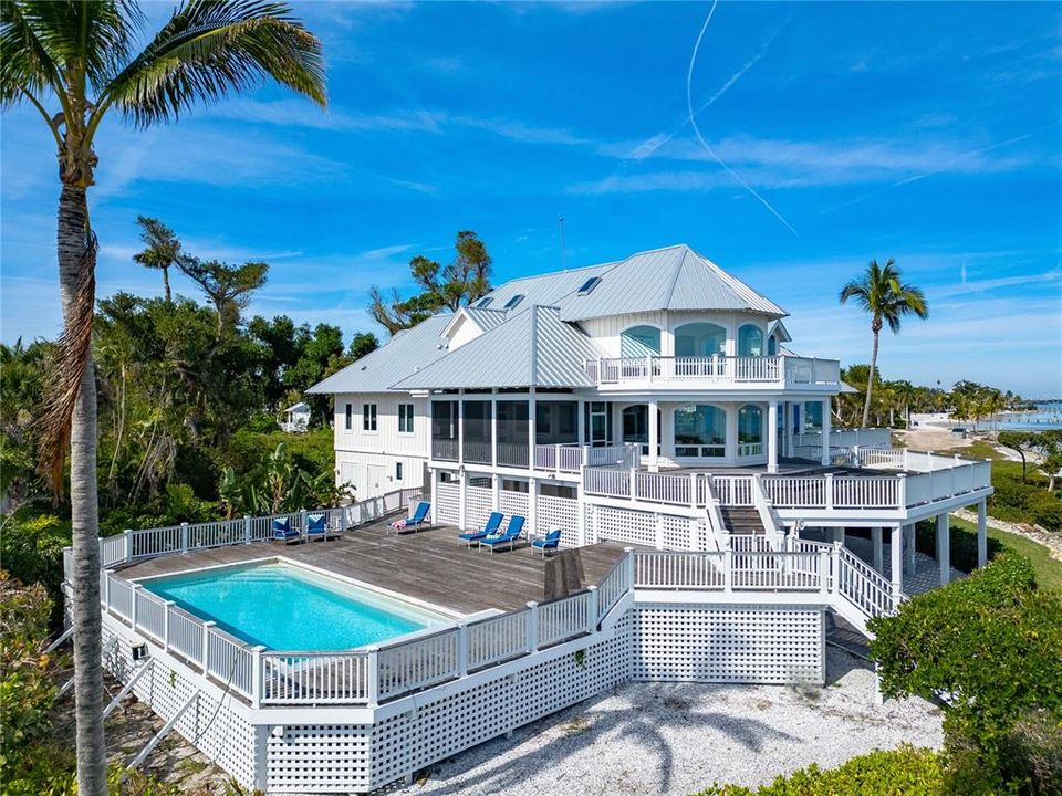 For Sale: $6,400,000 (5 beds, 5 baths, 6878 Square Feet)