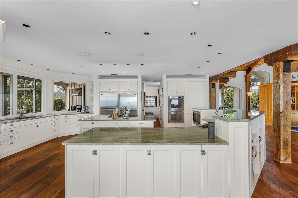 For Sale: $6,400,000 (5 beds, 5 baths, 6878 Square Feet)