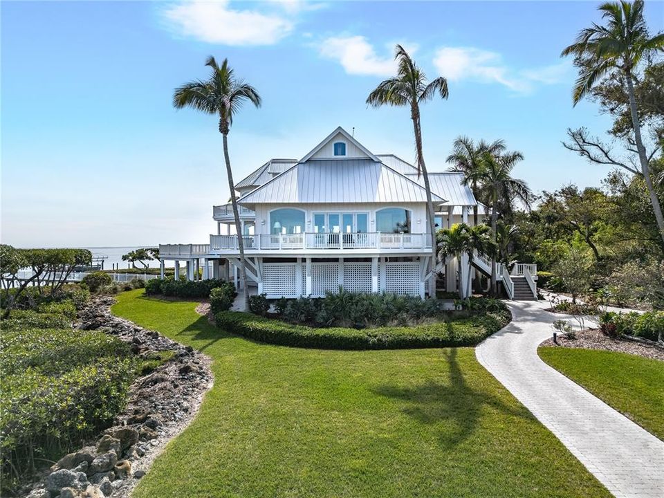 For Sale: $6,400,000 (5 beds, 5 baths, 6878 Square Feet)