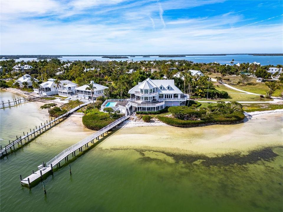 For Sale: $6,400,000 (5 beds, 5 baths, 6878 Square Feet)