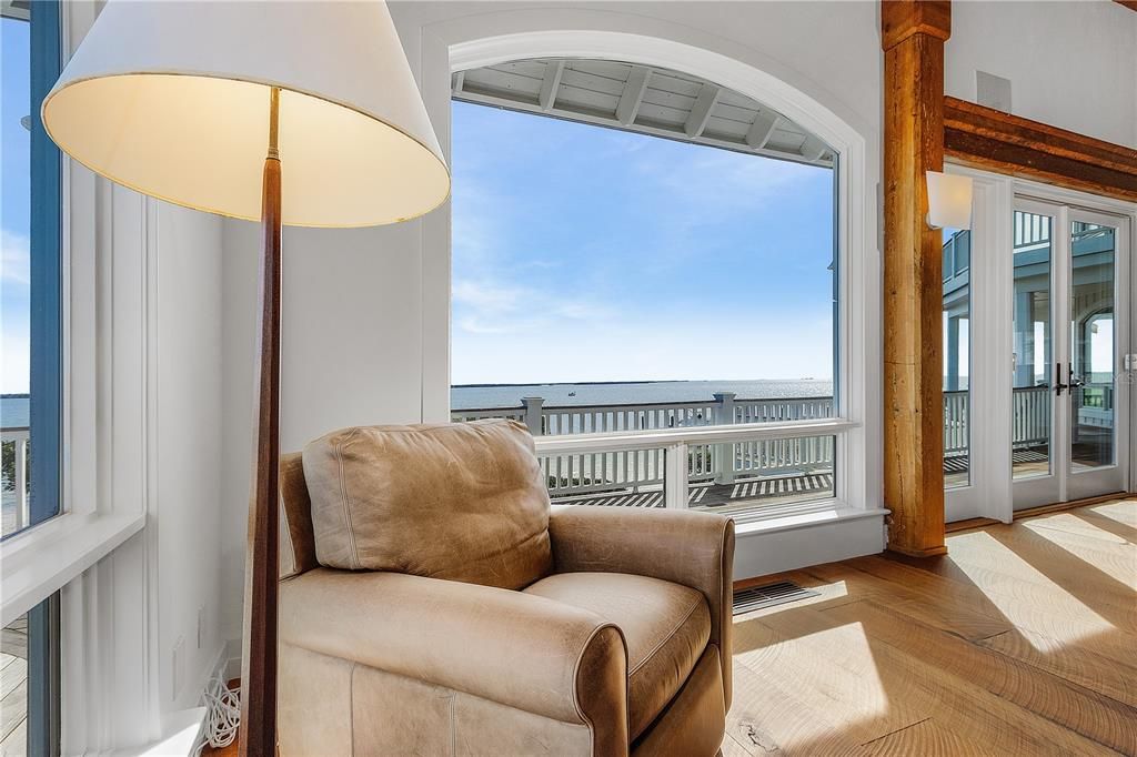 For Sale: $6,400,000 (5 beds, 5 baths, 6878 Square Feet)
