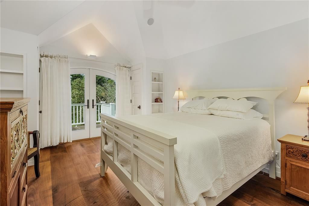 For Sale: $6,400,000 (5 beds, 5 baths, 6878 Square Feet)
