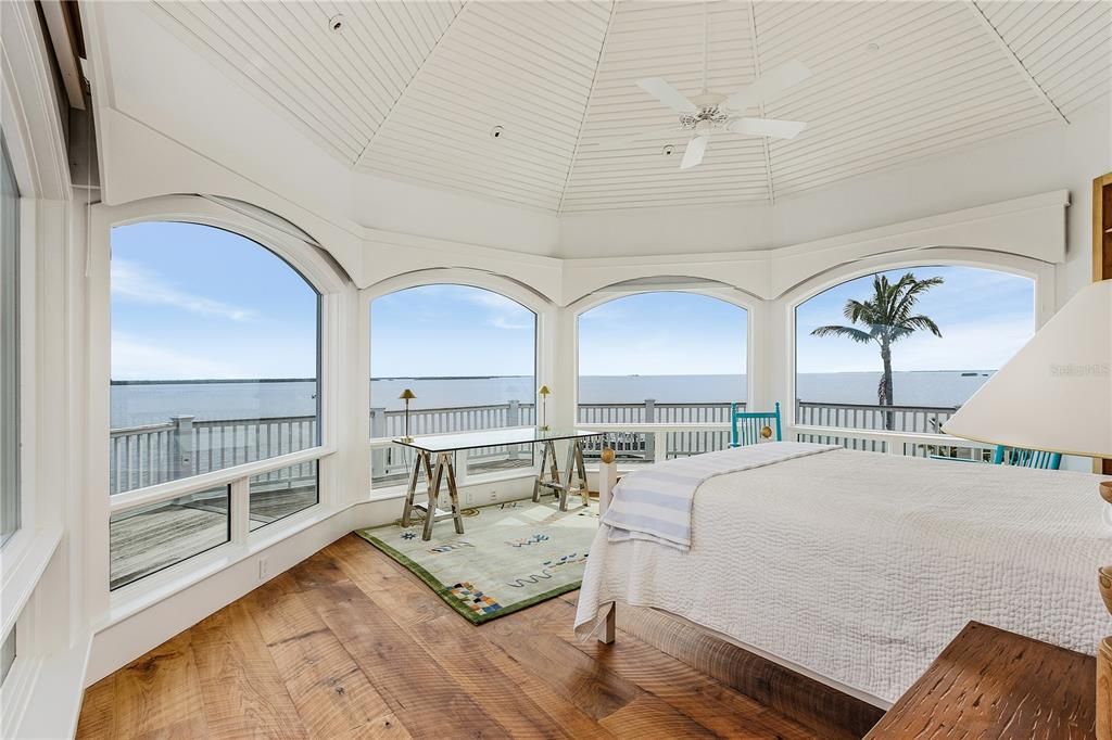 For Sale: $6,400,000 (5 beds, 5 baths, 6878 Square Feet)