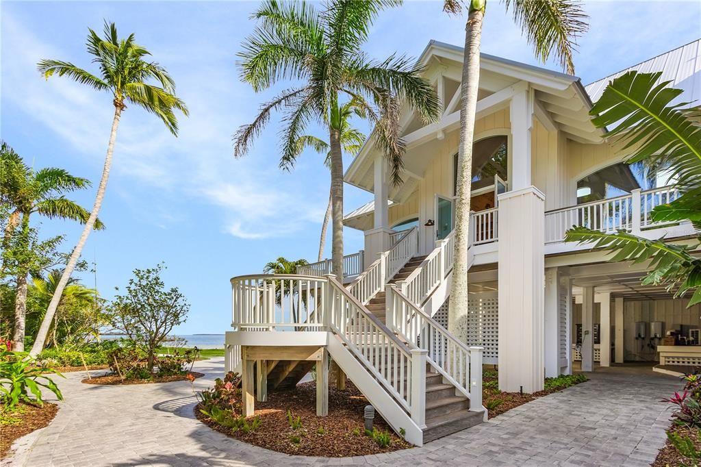 For Sale: $6,400,000 (5 beds, 5 baths, 6878 Square Feet)