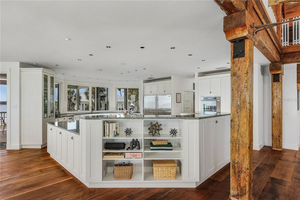 For Sale: $6,400,000 (5 beds, 5 baths, 6878 Square Feet)