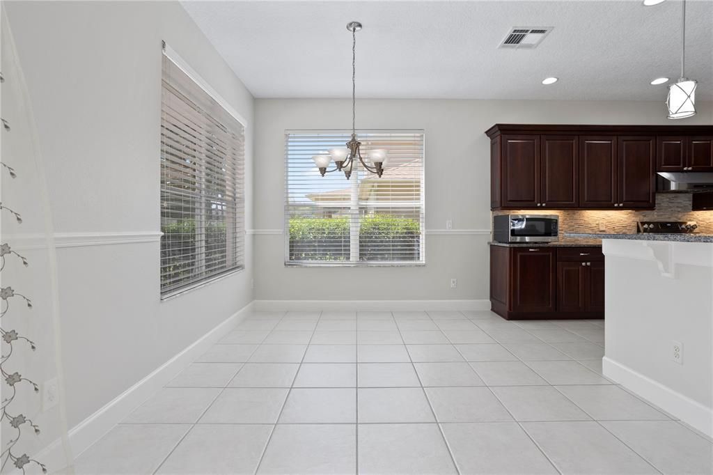 Activo con contrato: $750,000 (5 camas, 3 baños, 2965 Pies cuadrados)