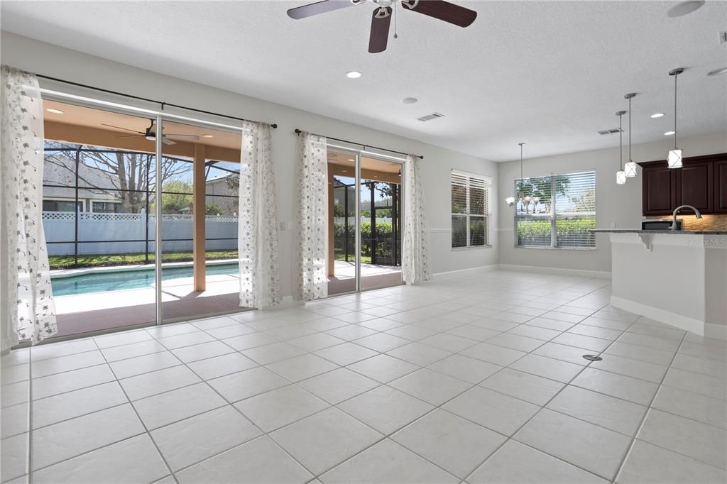 Activo con contrato: $750,000 (5 camas, 3 baños, 2965 Pies cuadrados)